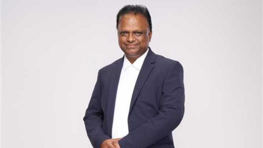 mahindra leadership change