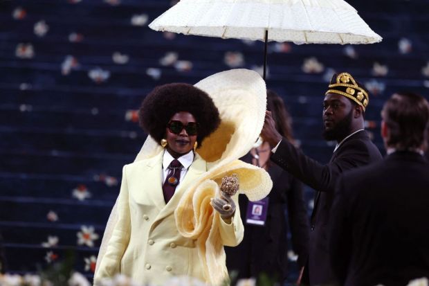 Lauryn Hill gave major boss energy with her Met Gala debut and her rare appearance has broken the internet. Her private life has made the cameras flash every angle of this look. (Image: Reuters)