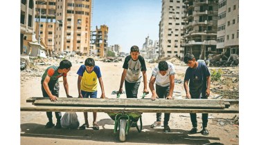 Cannes Film Festival 2025 features powerful documentaries highlighting global realities. (Image Source: FE)