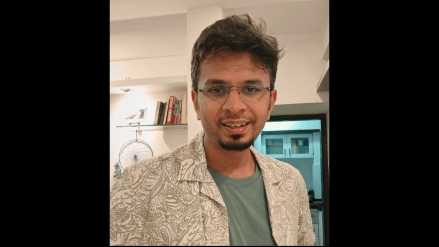 Kannada language row: A techie, working at Google, was denied parking over speaking in Hindi. The techie used this opportunity to advocate for English as a common language. Kannada language row: A techie, working at Google, was denied parking over speaking in Hindi. The techie used this opportunity to advocate for English as a common language.