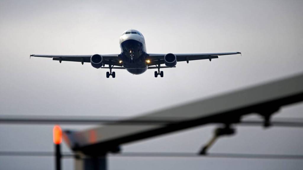 IndiGo, SpiceJet issue travel advisories IndiGo, SpiceJet issue travel advisories