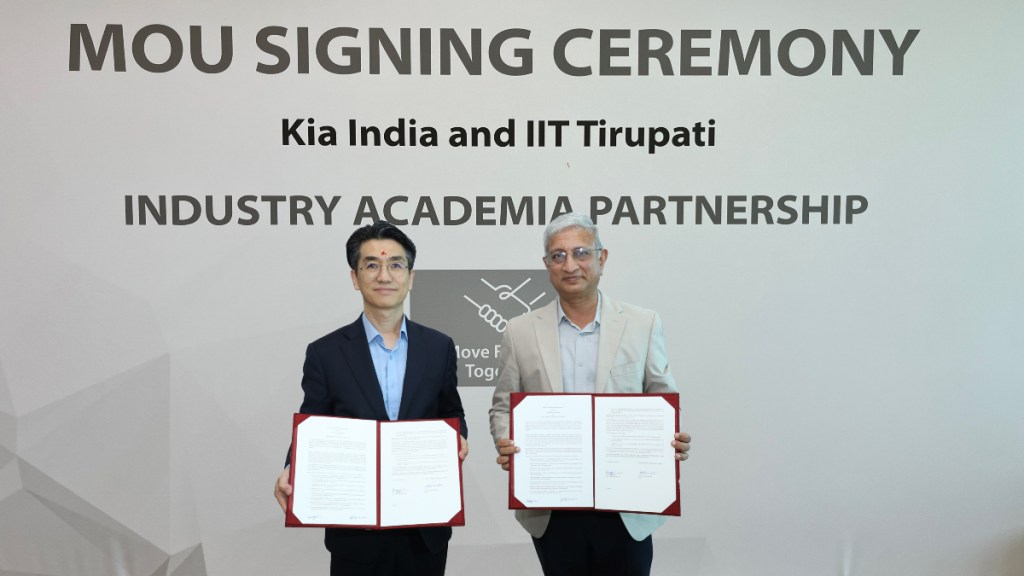 L To R- Gwanggu Lee, MD, Kia India with Prof. K. N. Satyanarayana, Director, IIT-Tirupati