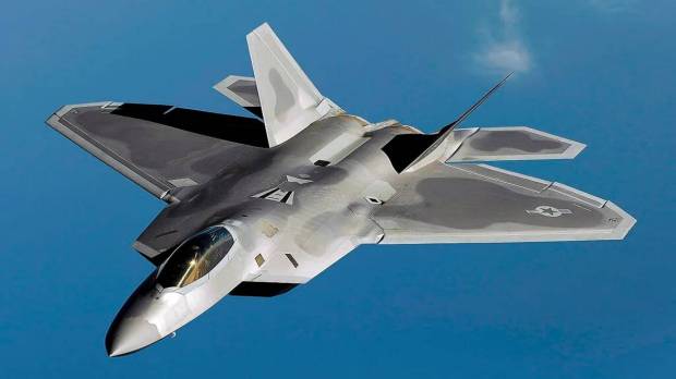 The Lockheed Martin F-35 Lightning II is known as the most impactful fighter program of the 21st century, notable not just for its cutting-edge technology but also for its global collaboration and production scale. Fitted with the Pratt & Whitney F135 engine, the most powerful ever built for a fighter jet. The F-35 can achieve speeds of Mach 1.6 (approximately 1,975 km/h). (Photo source: Wikipedia)