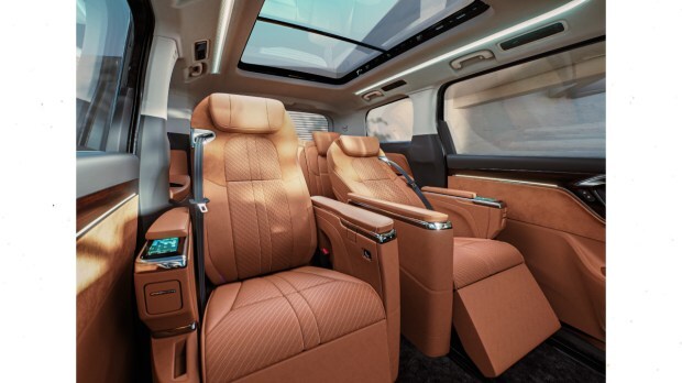 MG M9 interiors