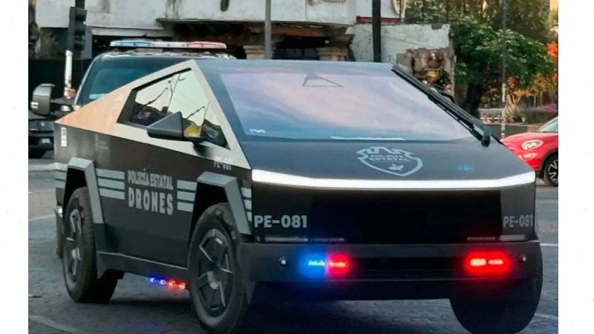 Tesla Cybertruck Mexico police Tesla Cybertruck Mexico police