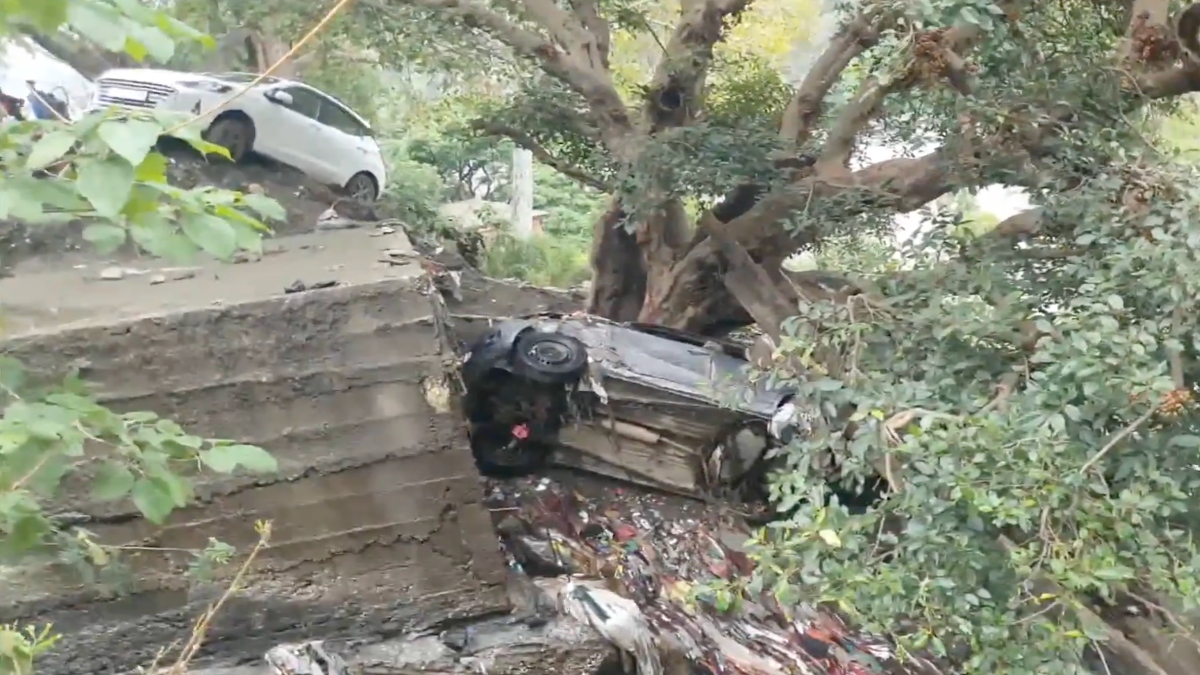 Cloudburst Triggers Flash Floods in Himachal Cloudburst Triggers Flash Floods in Himachal