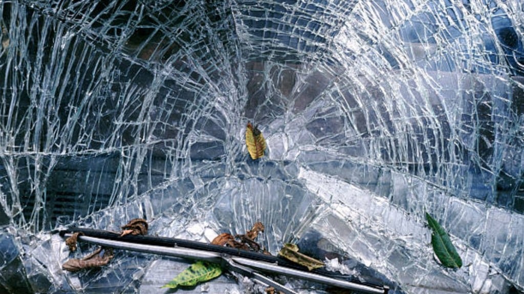 13 dead, 11 injured in trailer-truck collision in Raipur 13 dead, 11 injured in trailer-truck collision in Raipur