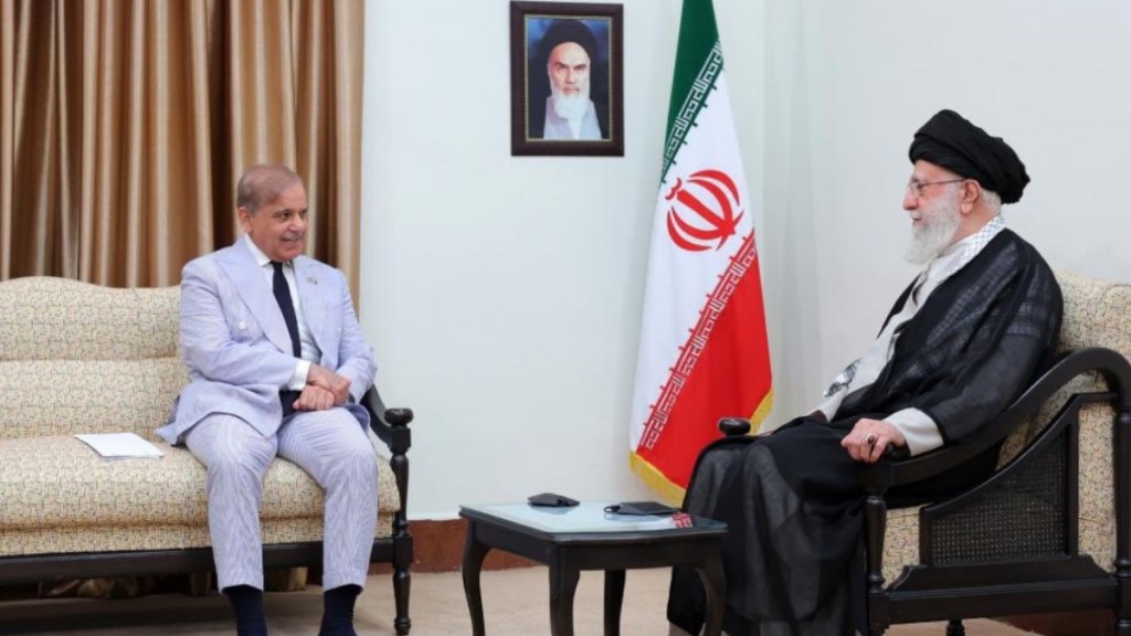 Pak PM meets Supreme leader of Iran, calls India 'aggressor'