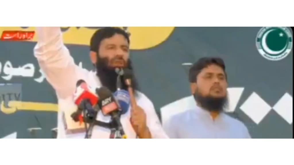 Lashkar e Taiba US designated terrorist Muzammil Hashmi spews hatred against India. (Image Source: Screeshot of video/ twitter/ @TahaSSiddiqui) Lashkar e Taiba US designated terrorist Muzammil Hashmi spews hatred against India. (Image Source: Screeshot of video/ twitter/ @TahaSSiddiqui)