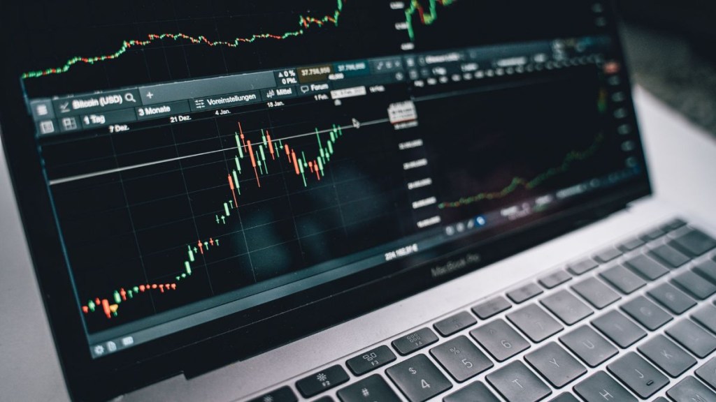 q4 results live, q4 results 2025 live updates, q4 results 2025 live updates, q4 results today live, q4 result fy25 live, market news, q4 earnings live updates