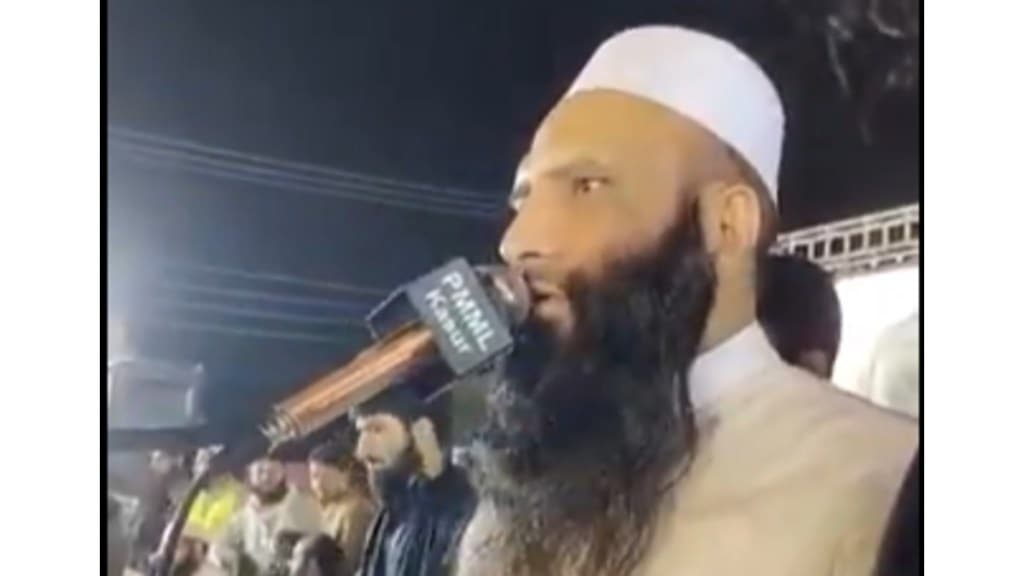 LeT commander gives hate speech against India. (Image Source: Screenshort from twitter) LeT commander gives hate speech against India. (Image Source: Screenshort from twitter)