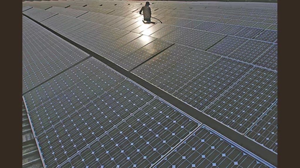 Waaree Renewable Technologies, order book, order, solar power, renewable energy, O&M costs, solar photovoltaic project