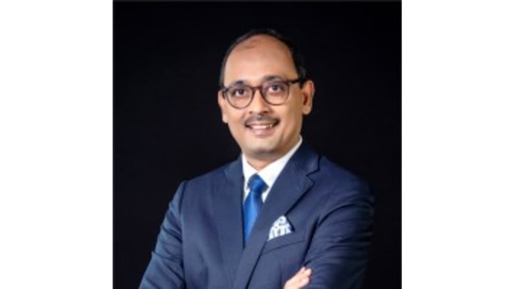 Santosh Iyer, MD & CEO, Mercedes-Benz India. (Image Source: Linkedin)