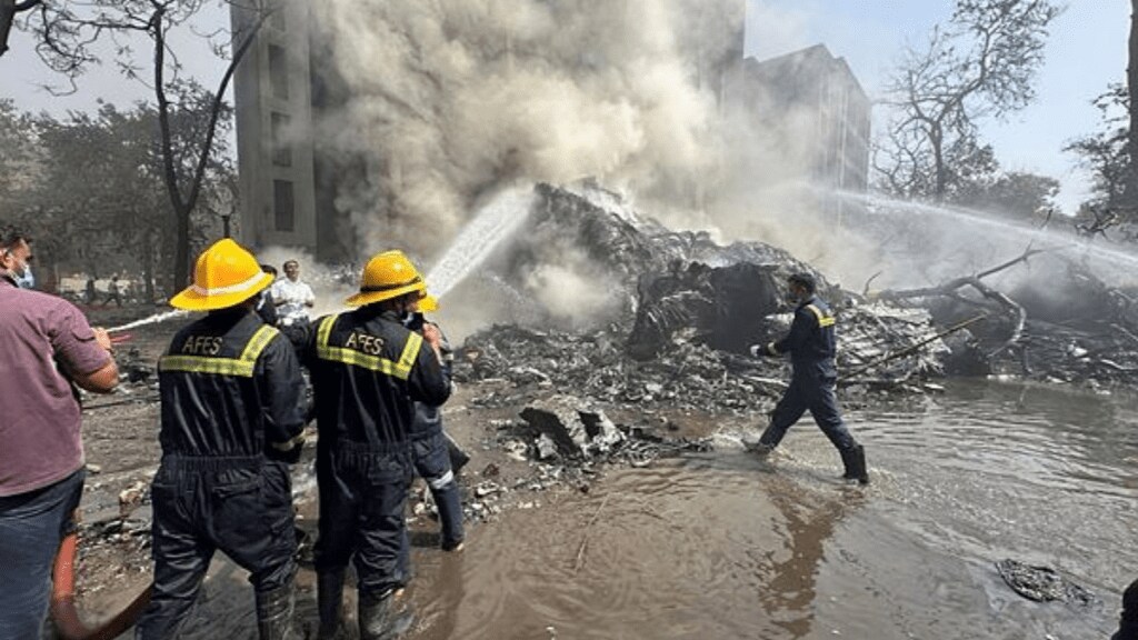Ahmedabad plane crash pilot, co-pilot
