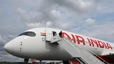 ai indai dreamliner, air india hong kong flight, air india flight returns to hong kong, Boeing 787-8 Dreamliner