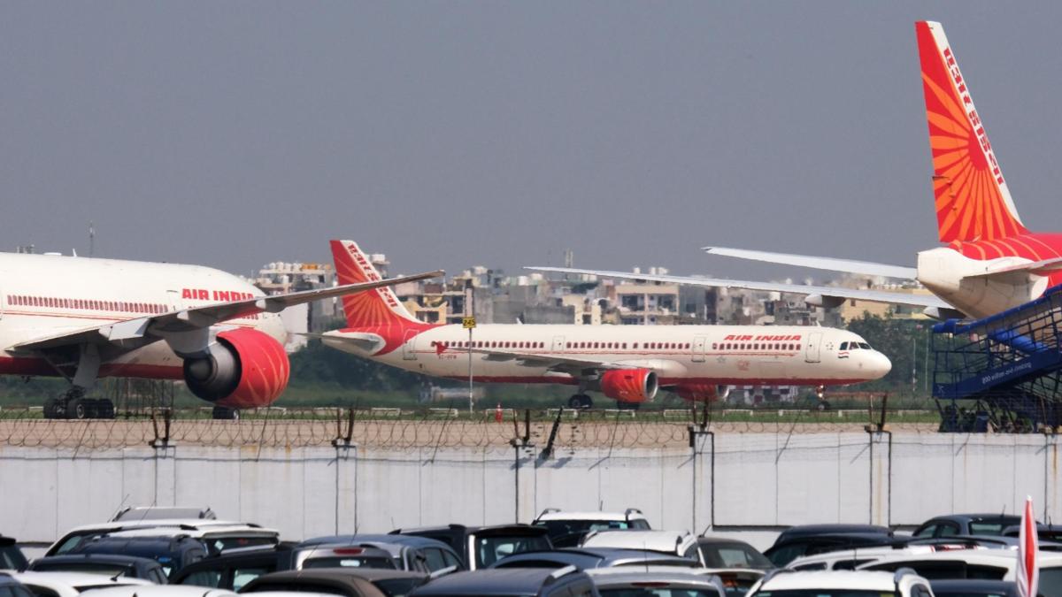 air india burning smell, air india express, air india plane crash, air india ai639, mumbai to chennai air india flight, aviation news, civil aviation