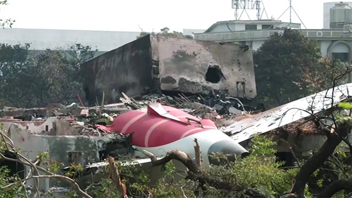 Air India says its 26 Boeing Dreamliners cleared by DGCA for maintenance and security, says 7 aircraft are undergoing maintenance Air India says its 26 Boeing Dreamliners cleared by DGCA for maintenance and security, says 7 aircraft are undergoing maintenance