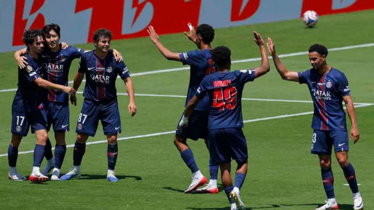 The newly crowned European champions carried over their red-hot form from a 5-0 Champions League final win over Inter Milan, putting on a clinical display in their opening Group B fixture.