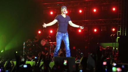 Enrique Iglesias, Enrique Iglesias india concert, Enrique Iglesias india show, Enrique Iglesias show, Enrique Iglesias mumbai show, Enrique Iglesias concert tickets, Enrique Iglesias tickets, entertainment news