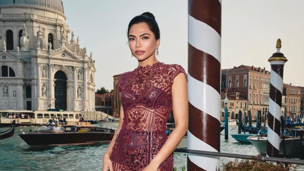mona patel jeff bezos wedding