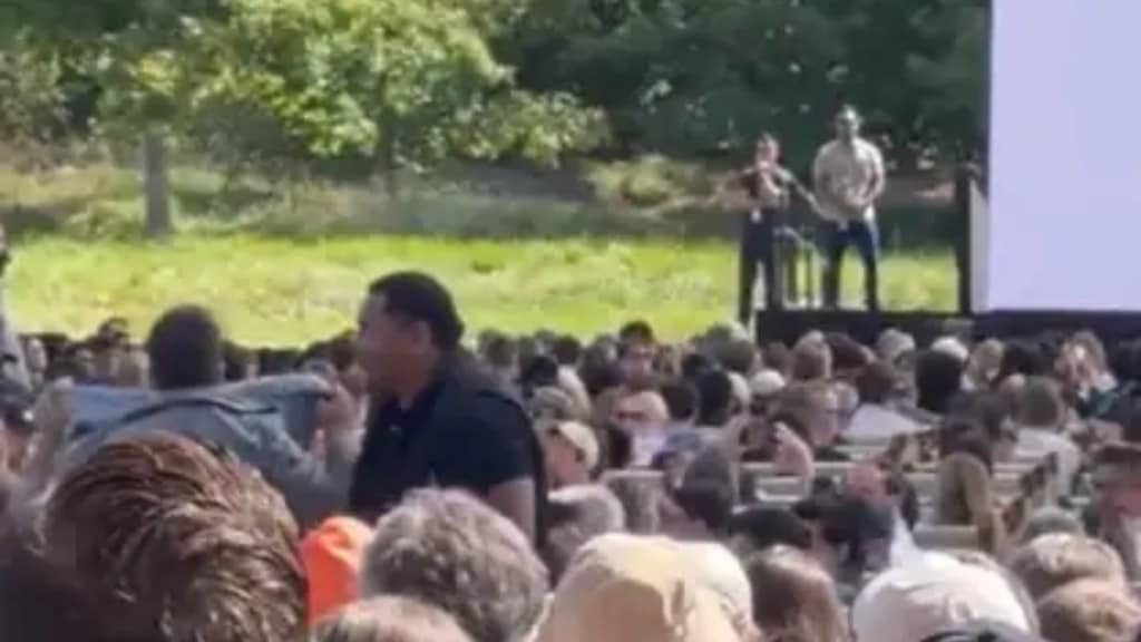 Apple WWDC protest Apple WWDC protest