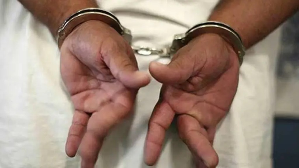 Kuwait, Indian arrested, doctor, practicing medicine, without a license