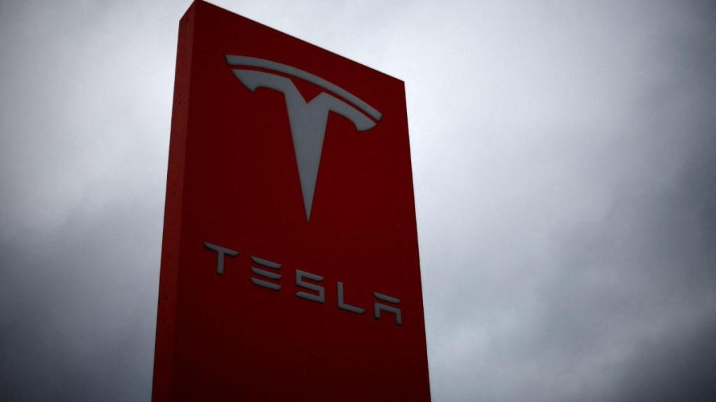 tesla in india, tesla india showroom, tesla mumbai showroom, tesla cars in india, auto news