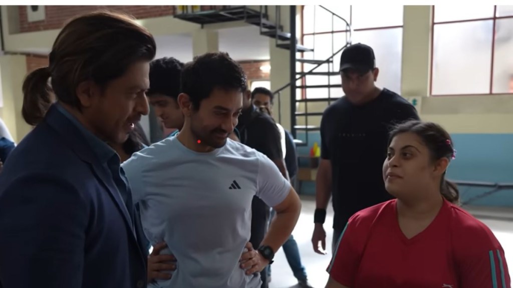 Shah Rukh Khan interacts with Sitaare Zameen Par cast