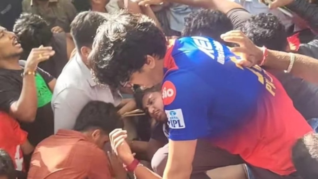 'Any SOP for managing crowd? Who greenlit RCB celebration?': HC gives K'taka govt 3 days to answer 9 questions (Photo: X) 'Any SOP for managing crowd? Who greenlit RCB celebration?': HC gives K'taka govt 3 days to answer 9 questions (Photo: X)