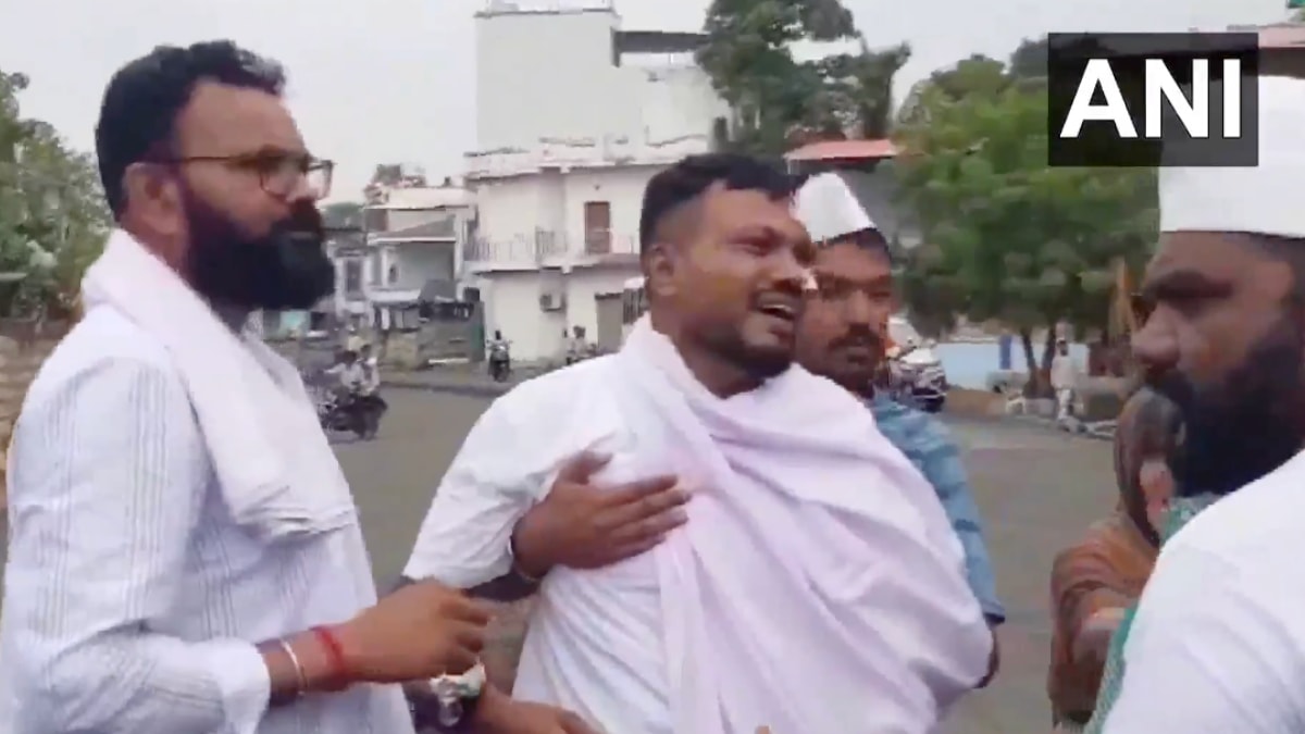 Ahmedabad Plane Crash: Passenger 11A, Vishwas Kumar Ramesh, was discharged from the hospital and attended his brother, Ajay Kumar Ramesh's funeral in Diu.