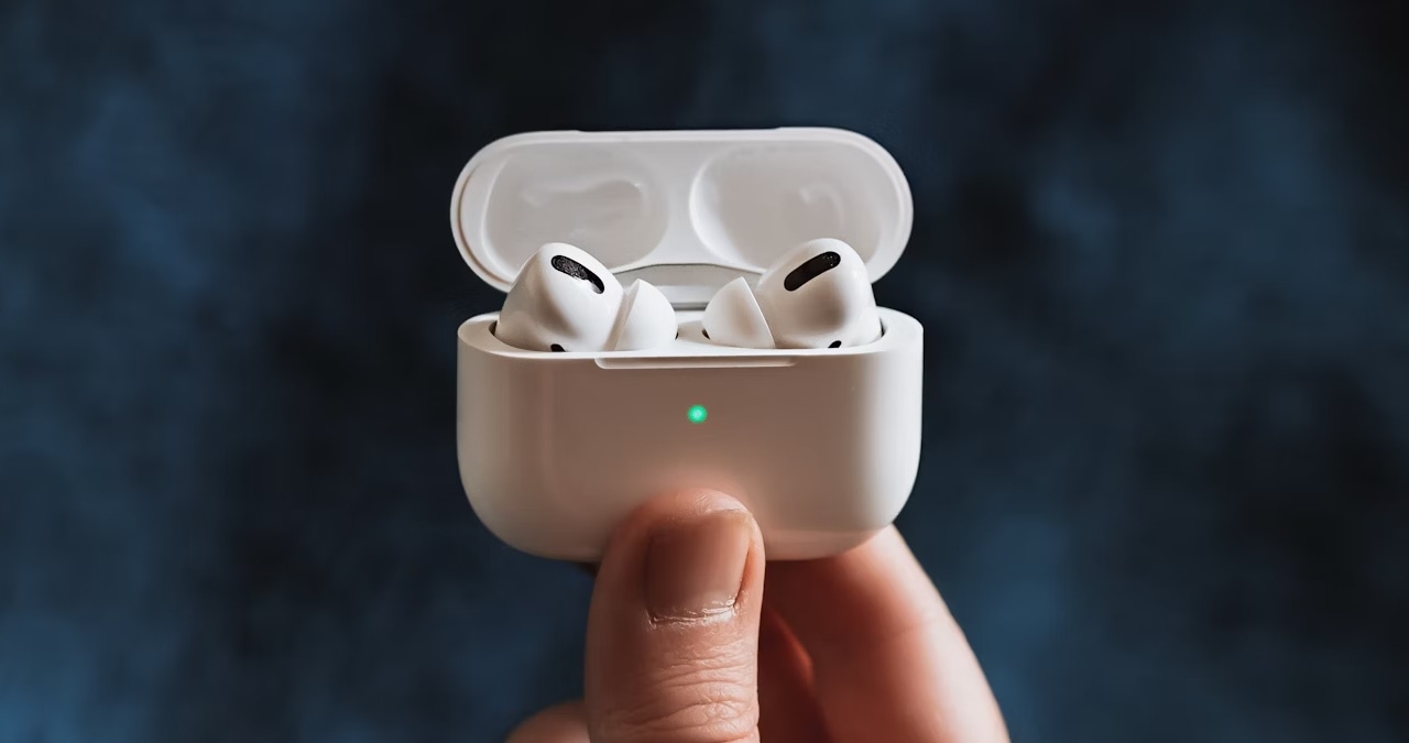 Apple’s iOS 26 update makes AirPods a remote control for the iPhone camera