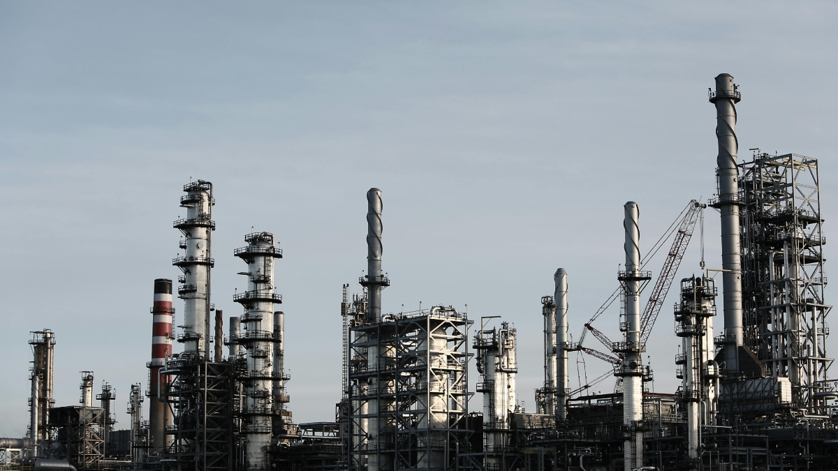 Shares rally, oil prices tumble as Trump announces Iran-Israel ceasefire