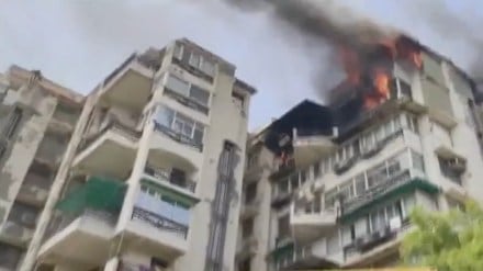 Dwarka Fire: Father, 2 children fall to death while escaping through apartment balcony Dwarka Fire: Father, 2 children fall to death while escaping through apartment balcony
