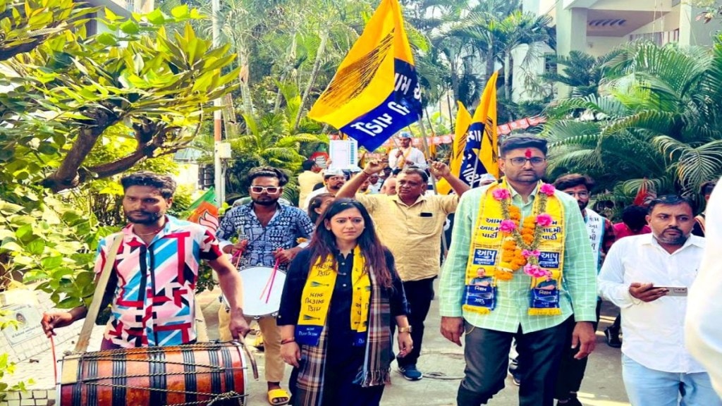 AAP's Gopal Italia wins Gujarat's Visavadar assembly bypoll, defeats BJP's Kirit Patel by over 17,000 votes AAP's Gopal Italia wins Gujarat's Visavadar assembly bypoll, defeats BJP's Kirit Patel by over 17,000 votes