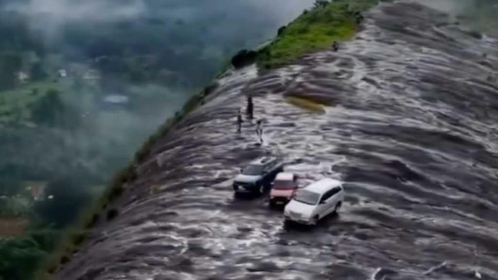 The boys have driven up to the same location in three vehicles | Image: Instagram