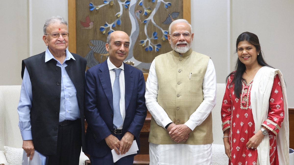 The visit comes as the Group makes its formal entry into the Indian market through the acquisition of Hindustan National Glass & Industries Ltd. (HNGIL), India’s largest container glass manufacturer currently undergoing insolvency proceedings