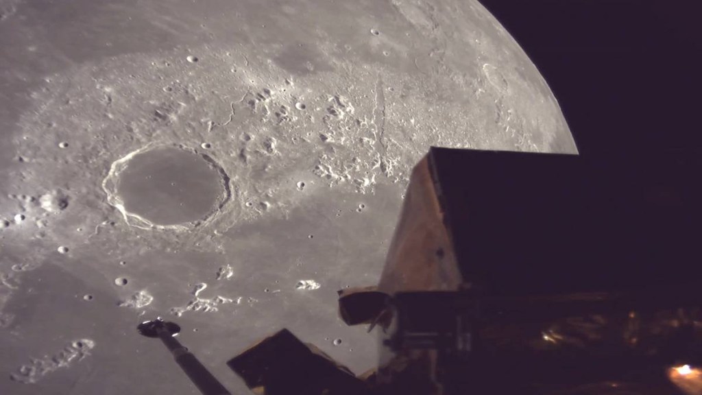 lunar lander from Japan crashes into moon