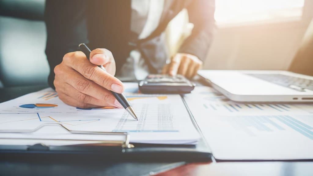 Key concerns include capital constraints due to restrictions on non-ICAI member ownership and partnerships. (Image Sourec: Freepik)
