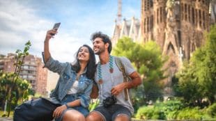 MakeMyTrip, EaseMyTrip, Club Mahindra, Agoda, Air India, and Thomas Cook together made up over 33% of digital ad spending.