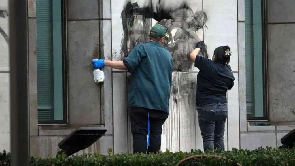 troops in US immigration raids