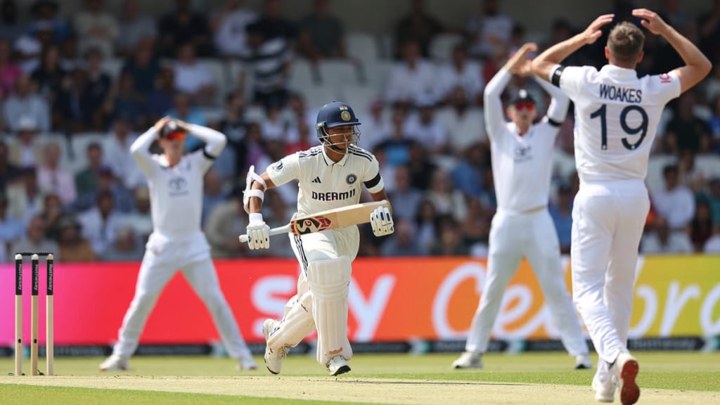 IND vs ENG Test Live Score: England have won the toss and elected to bowl in the third Test at Headingley, banking on early seam movement despite sunny overhead conditions. 