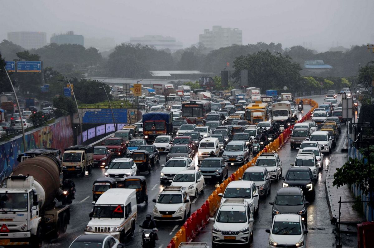 CNG pumps across Mumbai, Thane and Navi Mumbai remained shut after damage to a key GAIL pipeline disrupted supply to MGL’s Wadala station. CNG pumps across Mumbai, Thane and Navi Mumbai remained shut after damage to a key GAIL pipeline disrupted supply to MGL’s Wadala station.