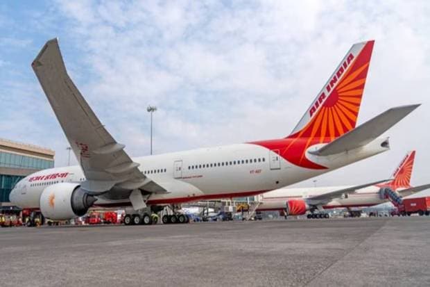 07:48:38 GMT-Aircraft leaves from Bay 34 and starts preparing for its next flight to London Gatwick. (Photo source: IE)