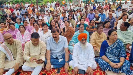 BJP Protests Mandatory Urdu for Naib Tehsildar Exam in J&K, Demands Revocation. (Image Source: X)