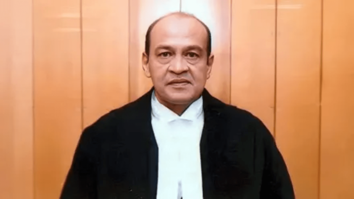 A motion of this nature would require the approval of 100 Members of Parliament (MPs) from the Lok Sabha and 50 MPs from the Rajya Sabha. A motion of this nature would require the approval of 100 Members of Parliament (MPs) from the Lok Sabha and 50 MPs from the Rajya Sabha.
