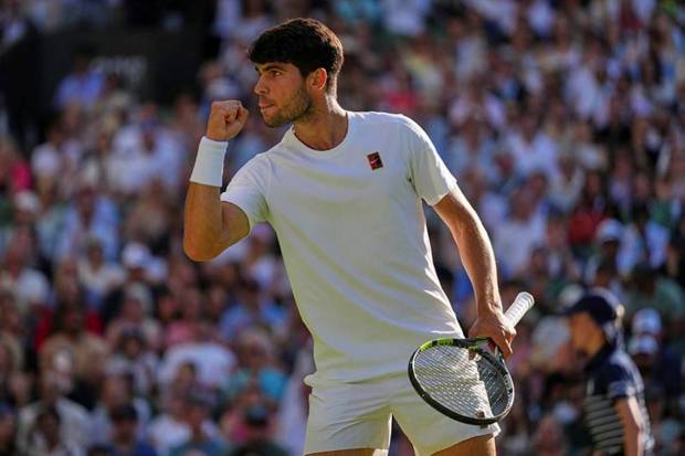 Carlos Alcaraz, the defending champion and second seed, beat local hope Cameron Noorie by 6-2, 6-3, 6-3 in just 1 hour and 40 minutes on Centre Court. This victory marks Alcaraz’s 23 consecutive triumphs and his third straight Wimbledon semifinal appearance. (Photo source: AP)