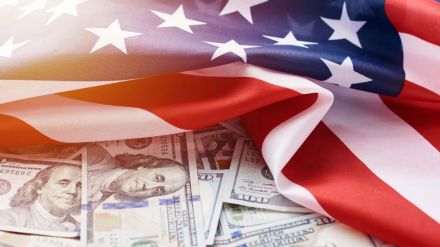 US economy rebounds a surprisingly strong 3% in the second quarter. (Image Source: Canva)