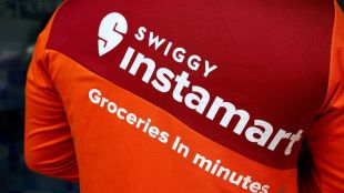 Instamart Partners with Reliance Jio for 10-Minute Mobile Phone Delivery in 95 Cities. (Image Source: X/Twitter)