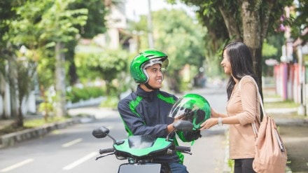 India Legalizes Private Bike Taxis Nationwide with New Aggregator Guidelines 2025. (Image Source: Canva) India Legalizes Private Bike Taxis Nationwide with New Aggregator Guidelines 2025. (Image Source: Canva)