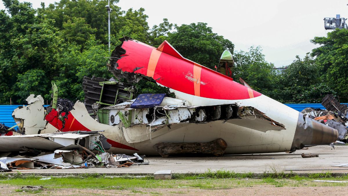 'Points don't add up', 'raises more questions' Aviation experts weigh